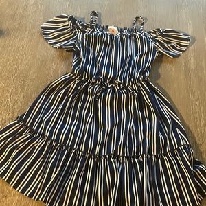 Open shoulder kids dress